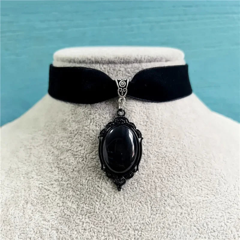 Vampire Cameo Velvet Choker