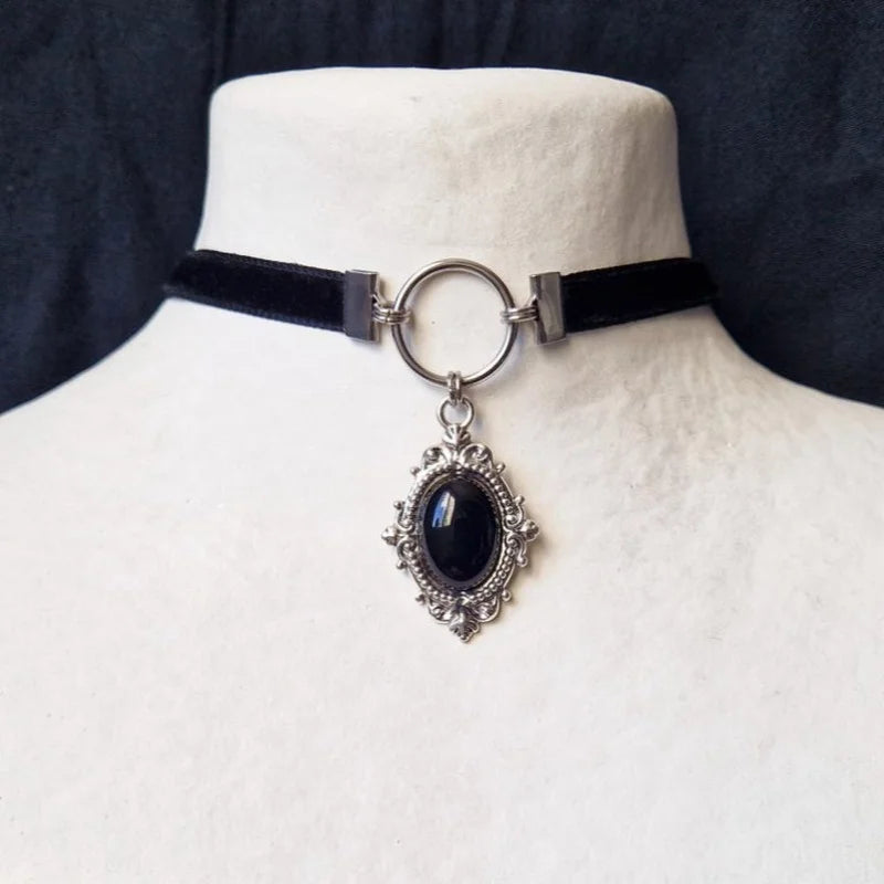 Vampire Cameo Velvet Choker